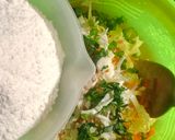 Foto langkah ke 4 dari resep Bakwan Sayur Sambal Kacang.