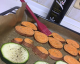 Foto del paso 4 de la receta: Atún a la plancha con calabacín y boniato al horno