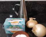 Foto del paso 1 de la receta: Sopa de tomillo y cebolla