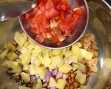 A picture of step 2 of Sukhi Bhel.