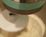 Foto langkah ke 2 dari resep Japanese Milk Bread isi pisang keju.