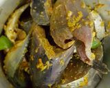 Foto langkah ke 3 dari resep Ikan Tongkol Goreng.