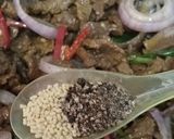Gambar langkah 2 resipi Daging goreng belengas.