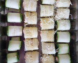 Foto del paso 2 de la receta: Canelones de calabacín rellenos de atún y queso de cabra