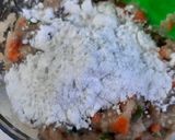 Foto langkah ke 2 dari resep Chicken egg roll.
