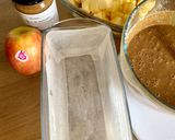 Une image de l'étape 5 de Cake aux pommes à la cannelle et à la purée de noisettes Omie, sans œufs et sans lactose.
