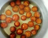 A picture of step 9 of Bread gulab jamun.