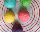 Foto langkah ke 6 dari resep Rainbow Bubble Bread.