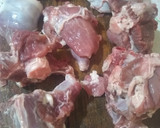 Foto del paso 1 de la receta: Carnero en salsa de tomate