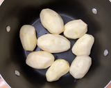 A picture of step 1 of Vegan Mashed Potatoes.