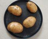 A picture of step 2 of "Baked Potato Egg Bowl".