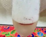 A picture of step 5 of Strawberry infused lemonade.