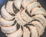 Foto langkah ke 5 dari resep Gyoza ayam udang, enakk.
