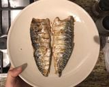 A picture of step 3 of Teriyaki sauce grilled mackerel 🐟.