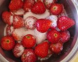 عکس مرحله 3 از دستور مربای توت فرنگی خوشرنگ 🍓