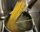 A picture of step 1 of Ham hock & broc spaghetti.