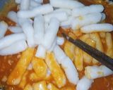 Hình bước làm 6 của món Sốt tokbokki