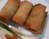 Foto langkah ke 5 dari resep Lumpia Goreng isian Wortel Kecambah.