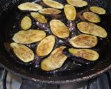 A picture of step 2 of Dahi wale baingan.