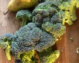 Foto del passaggio 1 della ricetta Broccoli e pere 🤗🍷