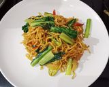 Foto langkah ke 4 dari resep Mie tek tek goreng.
