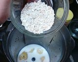 A picture of step 1 of Coffee Banana Oats Smoothie.