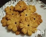 A picture of step 13 of Flowers Mathri.