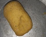 A picture of step 4 of Aloo puri.