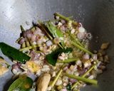 Foto langkah ke 4 dari resep Kepala Leher Ayam Woku.