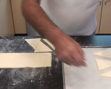 Foto del paso 4 de la receta: Triangulos de hojaldre rellenos de nata