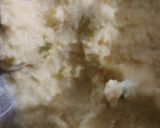 A picture of step 2 of Dal pakoda.