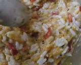 Foto del paso 3 de la receta: Muffins (¿croquetas?) de arroz, zanahoria, morrón y ajoperejil con harina de garbanzos 🍚 sin gluten