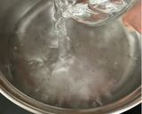 Foto del paso 2 de la receta: Mermelada de pétalos de rosas