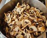 A picture of step 4 of Beef with Mushrooms and Bell Pepper.