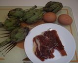 Foto del paso 1 de la receta Alcachofas con jamón y huevo