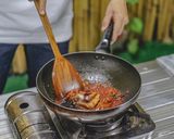 รูปขั้นตอนการทำที่ 13 ของ ผัดมาม่าปลากระป๋อง ประหยัดงบ อิ่มอร่อย อยู่ท้องสุดๆ