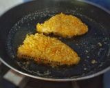 Foto langkah ke 2 dari resep Mayo Chicken and Chips with Tartar Sauce.