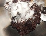 A picture of step 3 of Ragi chocolate milkshake.