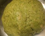 A picture of step 4 of Palak roti.