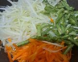 Foto langkah ke 2 dari resep Tumis Sayur Renyah Ebi.