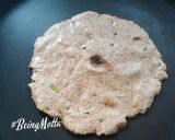 A picture of step 4 of Nachini Thalipeeth.
