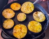 A picture of step 3 of Baingan tawa fry.