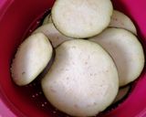 Foto del paso 1 de la receta: Ensalada de berenjena y Mozzarella