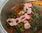 Foto del paso 2 de la receta: Habichuelas con espinacas y Gambas
