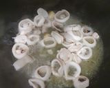 Foto del paso 3 de la receta: Linguine con calamari e gamberi