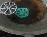 Foto langkah ke 7 dari resep Kembang Goyang Betawi Bunga Telang.