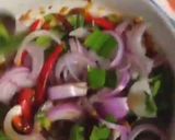 รูปขั้นตอนการทำที่ 2 ของ ยำหมูยอไข่แดงเค็ม ใส่ปลาร้า 🥗