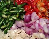 Foto langkah ke 2 dari resep Cumi tumis cabe bawang simpel tapi enak.