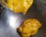 A picture of step 2 of Mango papad.