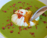 Foto del paso 2 de la receta: Crema de guisantes con huevo y sal de jamón 